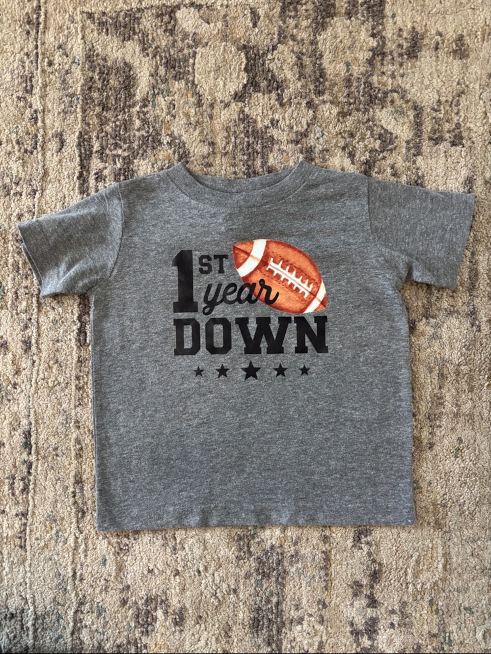 Gray '1st Year Down' Football Graphic Kids  1st Birthday Tee